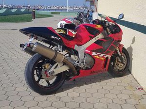 HONDA VTR-SP1 DE 2001 MUITO BOM ESTADO GERAL FONTE DE ANGEÃO E COVÃO DO LOBO