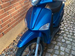 PIAGGIO MOTORROLLER 50 CCM LESEN!!!!