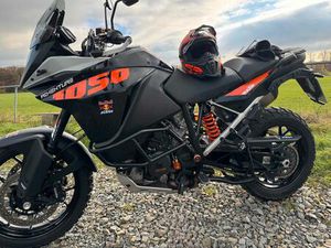 KTM 1050 ADVENTURE/LC8/TOP ZUSTAND/VIEL ZUBEHÖR/WENIGE KM