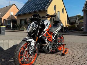 KTM DUKE 390