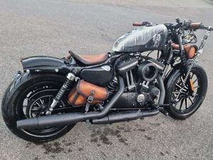 HARLEY-DAVIDSON SPORTSTER 883