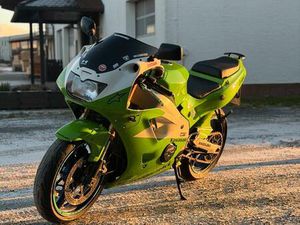 KAWASAKI ZXR400 SPORTBIKE GRÜN