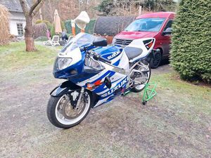 SUZUKI GSX-R 750 GSXR TOP ZUSTAND WENIG KILOMETER