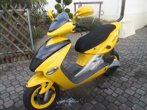 MARKEN-ROLLER-MALAGUTI-F15-FIREFOX.50 KMH ZULASSUNG.WENIG KMH.