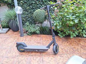 SEGWAY-NINEBOT G30 2MAX ( E-SCOOTER) TOP ZUSTAND,