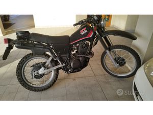 YAMAHA XT 550