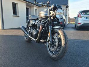 TRIUMPH SPEED TWIN 1200