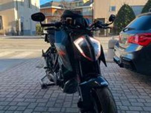 KTM 1290 SUPER DUKE R