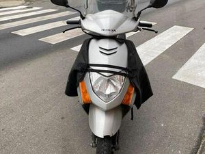 ② MOTO HONDA LEAD 100 CC