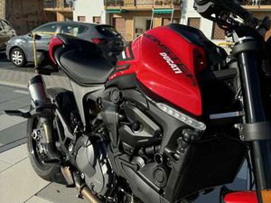 DUCATI MONSTER 937 +