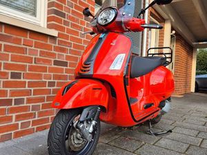 VESPA GTS 300 SUPER SPORT IN TOP ZUSTAND