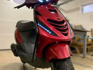 PIAGGIO ZIP 2000 SCOOTER - BETROUWBAAR EN GOEDKOOP! — SCOOTERS | PIAGGIO — MARKTPLAATS