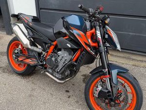 KTM 890 DUKE R