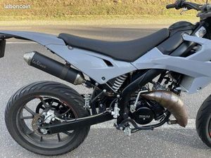 VEND MOTO RIEJU MRT 50