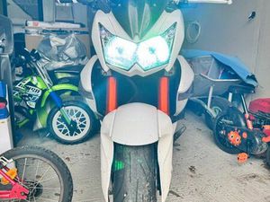 Z1000 SÉRIE WHITE PEARSON