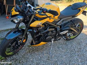 TRIUMPH STREET TRIPLE RS