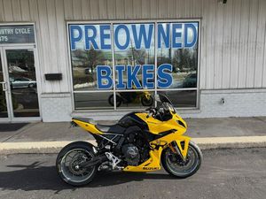 2024 SUZUKI GSX-8R