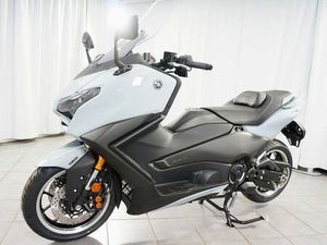YAMAHA T-MAX 560 2025 TECH MAX NAVIGATION TEMPOMAT TMAX