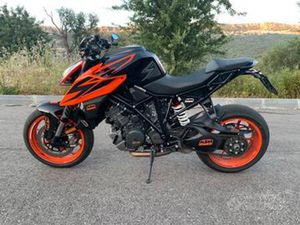 KTM 1290 SUPER DUKE R