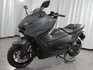 YAMAHA TMAX 560