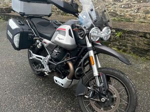 MOTO GUZZI V85TT TRAVEL