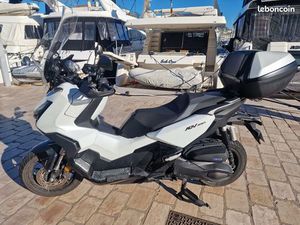SCOOTER HONDA ADV 350 (ENCORE SOUS GARANTIE)