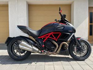 DUCATI DIAVEL CARBON RED NEW WINTER PRICE