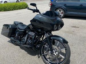 HARLEY-DAVIDSON ROAD GLIDE CVO 110 TH NR 284/900
