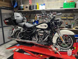 HARLEY-DAVIDSON ROAD KING POLICE