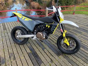 HUSQVARNA 701 SUPERMOTO