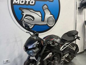 TRIUMPH SPEED TRIPLE R