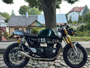 TRIUMPH THRUXTON RS