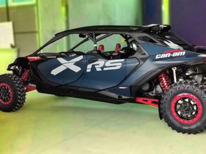 CAN-AM MAVERICK R MAX