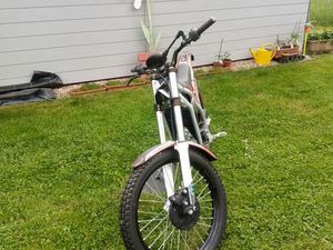 MOTO ÉLECTRIQUE E MOTION ESCAPE