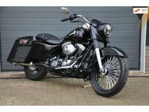 HARLEY DAVIDSON ROAD KING STRETCHED KOFFERS, GROOT VOORWIEL — MOTOREN | HARLEY-DAVIDSON — MARKTPLAATS