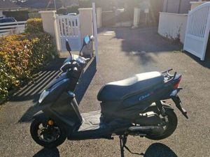 SCOOTER SYM ORBIT 3 + CASQUE HJC