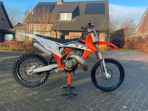 ② KTM 125 SX 2022