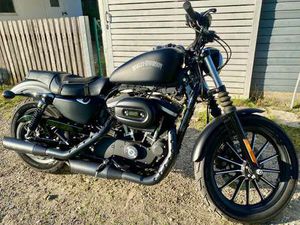 HARLEY-DAVIDSON SPORTSTER 883