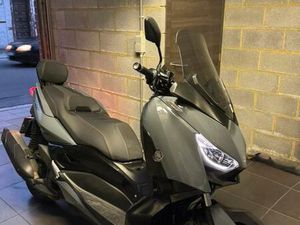 ② YAMAHA XMAX 125 CC