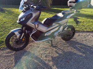 HONDA X-ADV 750