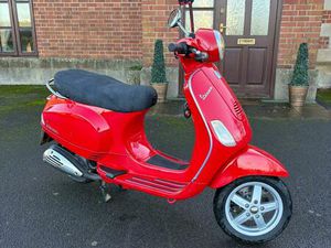 PIAGGIO VESPA LX 50 TOURING MOPED PETROL AUTOMATIC (4 PS) 49 CC