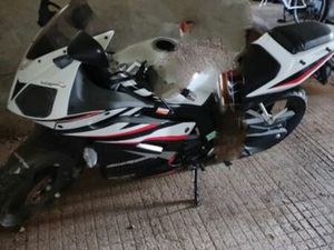 ÉCHANGE 125 DAELIM ROADSPORT CONTRE BARQUE DE PÊCHE