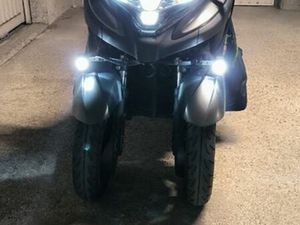 SCOOTER TRICITY 300