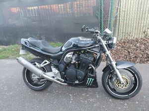 ② LA SUZUKI BANDIT 1200/2001 6500 KM2400€