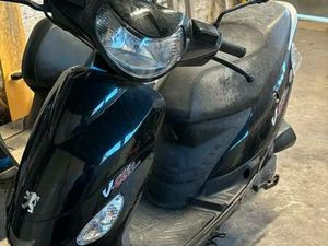 ② A VENDRE PEUGEOT VCLIC CLASSE A