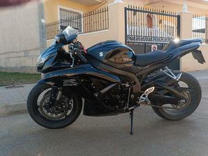 SUZUKI - GSX-R 750
