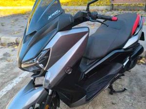 YAMAHA - XMAX