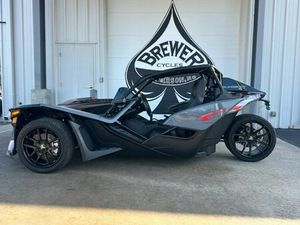 2023 POLARIS SLINGSHOT® SLINGSHOT® SLR RED SHADOW (MANUAL)
