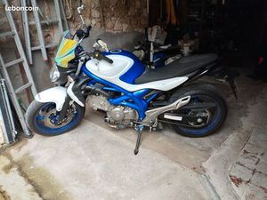 VEND MOTO SUZUKI GLADIUS
