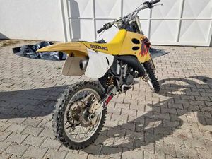 MOTA CROSS SUZUKI 125 CC RM 1994 FÁTIMA
